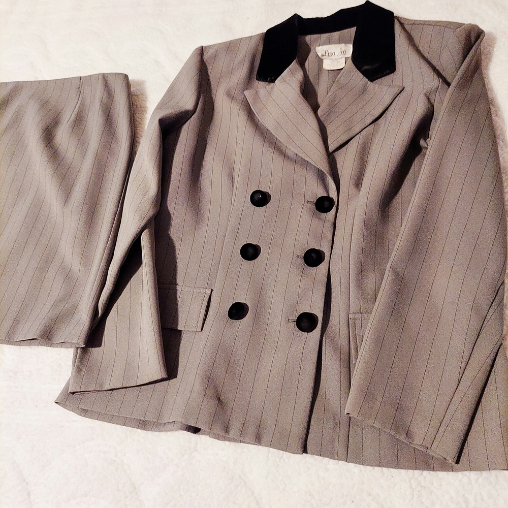 Tailored Gray Pinstripe Double-Breasted Blazer with Black Velvet Collar
